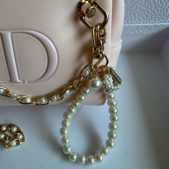 Dior cosmetics bag converted to cross bag - Picture 4 of 9